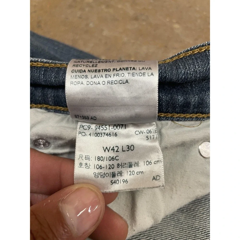 Signature By Levi Strauss Jeans Mens 42x30 Athletic Straight Leg Zip Fly Stretch